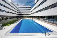Living Experience Granada - piscina