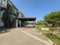 Feungfah Litz Hotel - parking