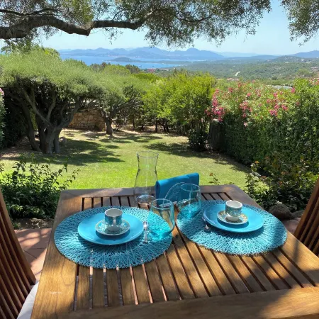Domus Olivarum -Costa Smeralda Villetta 7 Persone, 4 PK, Wifi, Grande Giardino