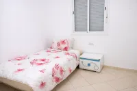 Charming 2-Bedroom Apartment with Moroccan Salon near Aquain Tamaris, Casablanca - 2-Star