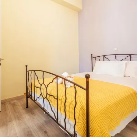 Kalamata Rose Nest - Urban Comfy Escape