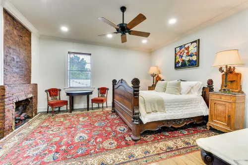 Chic Louisiana Retreat - Balcony and River Views! - Park Yeri