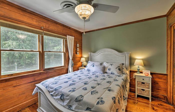 Bayfront Blounts Creek Home: Private Beach + Dock!