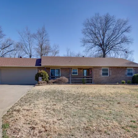 Near Trails & Dtwn Springdale! Dog-friendly Home