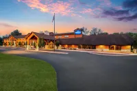 AmericInn by Wyndham Wisconsin Dells - parking