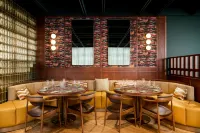Skald Hotel Akureyri  Curio Collection by Hilton - Bintang 4