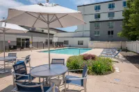La Quinta Inn & Suites by Wyndham Danbury - Pools