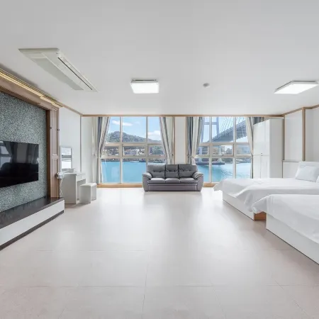 Yeosu Turtle Ship Pension