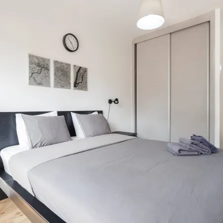 Charming 2-Bedroom Apartment in Almada, Near Lisbon