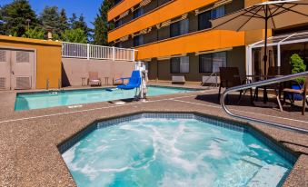 Best Western Alderwood - Housity