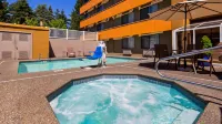 Best Western Alderwood - Parking