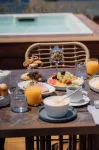 Glyfada Riviera Hotel - Yolcu Alma/Bırakma Hizmetleri