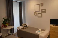 Hotel Smile & Co Hostal Boutique - guesthouses