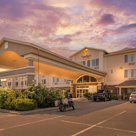 Comfort Suites Airport
