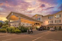 Comfort Suites Airport - 2-Star