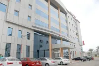 Ibis Yanbu Saudi Arabia - parking