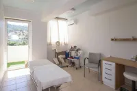Antonis Apts & Retreats - spa
