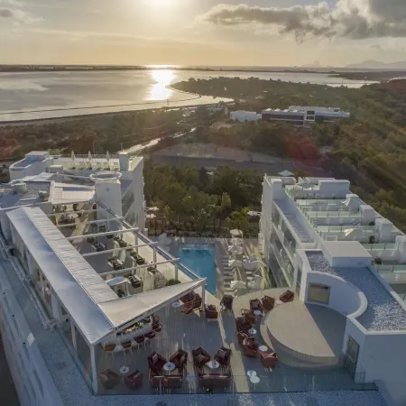 Hotel Five Flowers, member of Meliá Collection