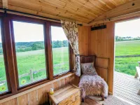 The Little Shepherds Hut With a View - 4-Star