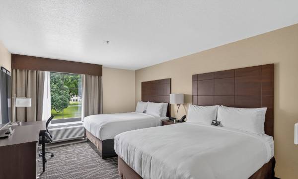 Cobblestone Hotel & Suites Waukesha West Milwaukee