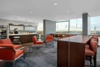 Calgary Airport Marriott In-Terminal Hotel - bar