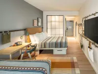Moxy Cincinnati Downtown Hotels near Skystar Wheel