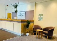 Willen Lodge - parking