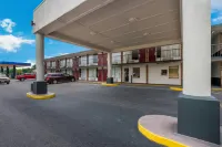 Red Roof Inn Columbia, SC Airport - parking