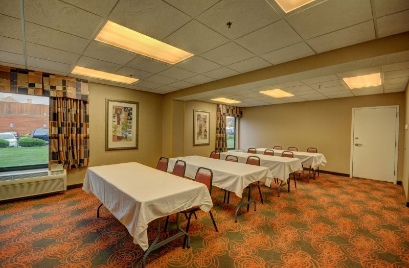 Hampton Inn Indianapolis-South photo 4