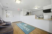 HomeTowne Studios by Red Roof Atlanta – Peachtree Corners - Kæledyr tilladt