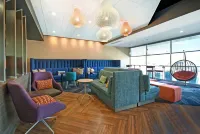 Tru by Hilton Grand Rapids Airport - parking