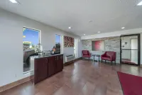 Red Roof Inn & Suites Denton - Pet friendly