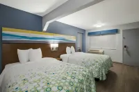 HomeTowne Studios by Red Roof Orange, TX - 2-Star