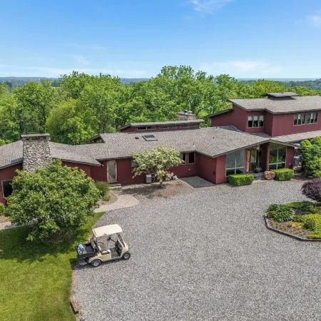 6,000-sq-ft Estate in Delaware River Valley