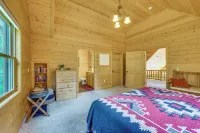 Ski, Hike & Explore! Spacious Conway Cabin w/ Deck - Wifi
