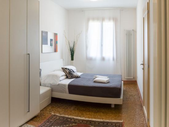 Accademia Charm Apartment n 3 - Locz