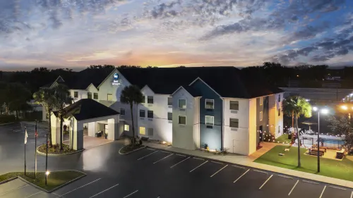 Best Western Auburndale Inn  Suites - 3つ星