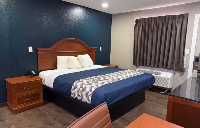 Rodeway Inn & Suites