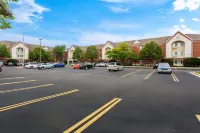 MainStay Suites Chicago Schaumburg - Parkplatz