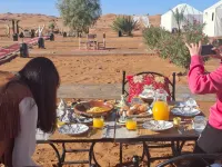Sahara Magic Luxury Camp - Frühstück