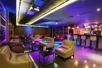 Swiss-Belhotel Karawang - バー