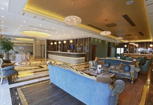 더 그랜드 미라 호텔 로비 및 비즈니스 공간