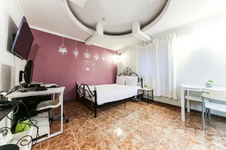 Banana Biztel, Jukdo Market, Pohang Отели рядом с достопримечательностью «Yeongullae Beach»