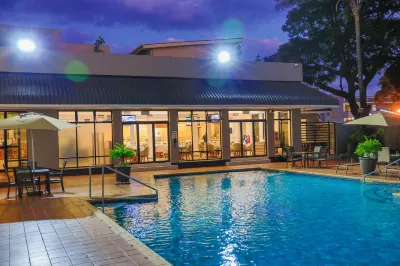 Holiday Inn Harare Hotels near Shona Sculpture Gallery