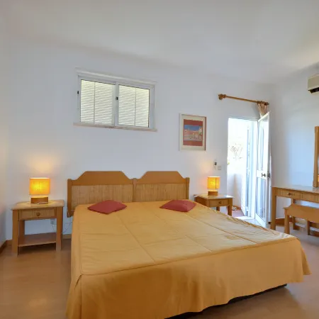 Stylish and Well-Equipped, Private Pool, Close to Amenities, Free AC & Wifi