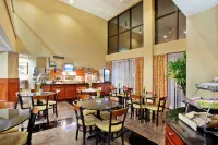 Holiday Inn Express & Suites Lawrenceville Hôtels à : Lawrenceville