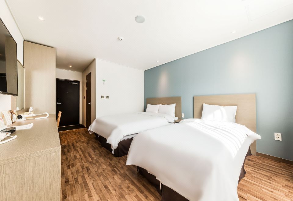 2. 해월관광호텔..