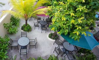 K. Inn Kaashidhoo