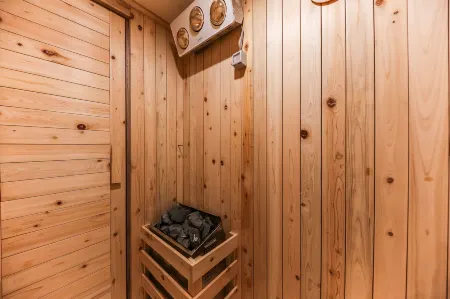 Manwol Hotel Отели рядом с достопримечательностью «Hanbat Arboretum»