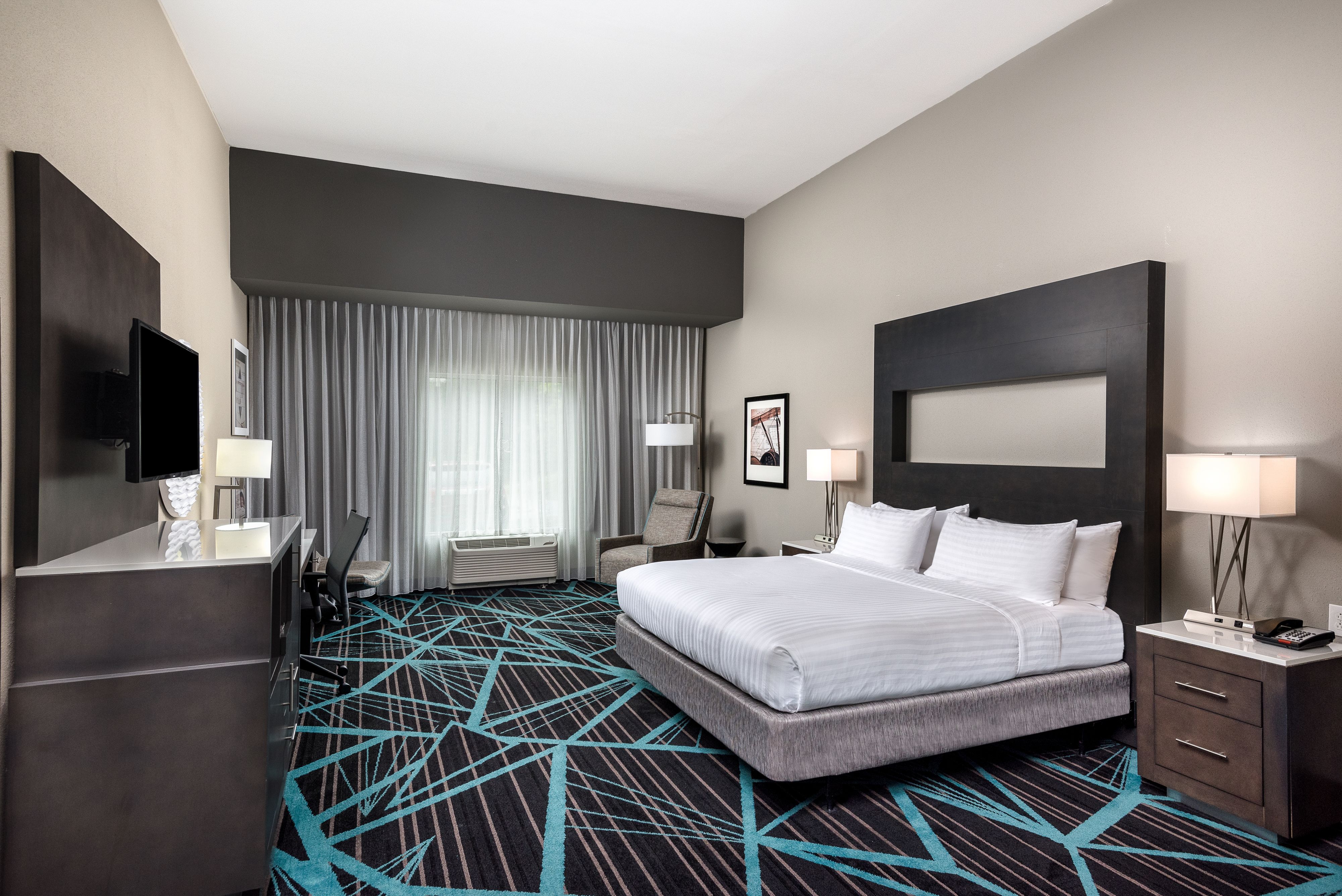 Holiday Inn Express & Suites - Charlotte Airport, an Ihg Hotel